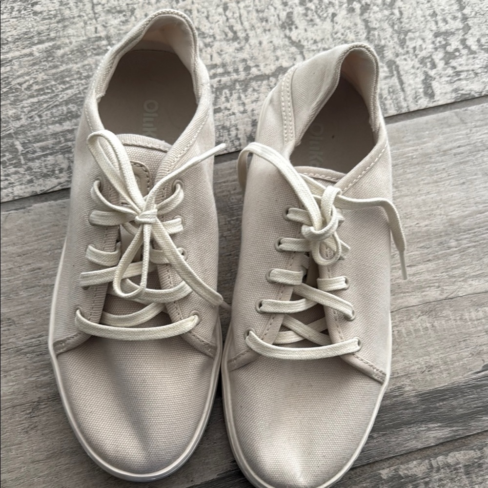 OluKai Women's Cream Canvas Sneakers